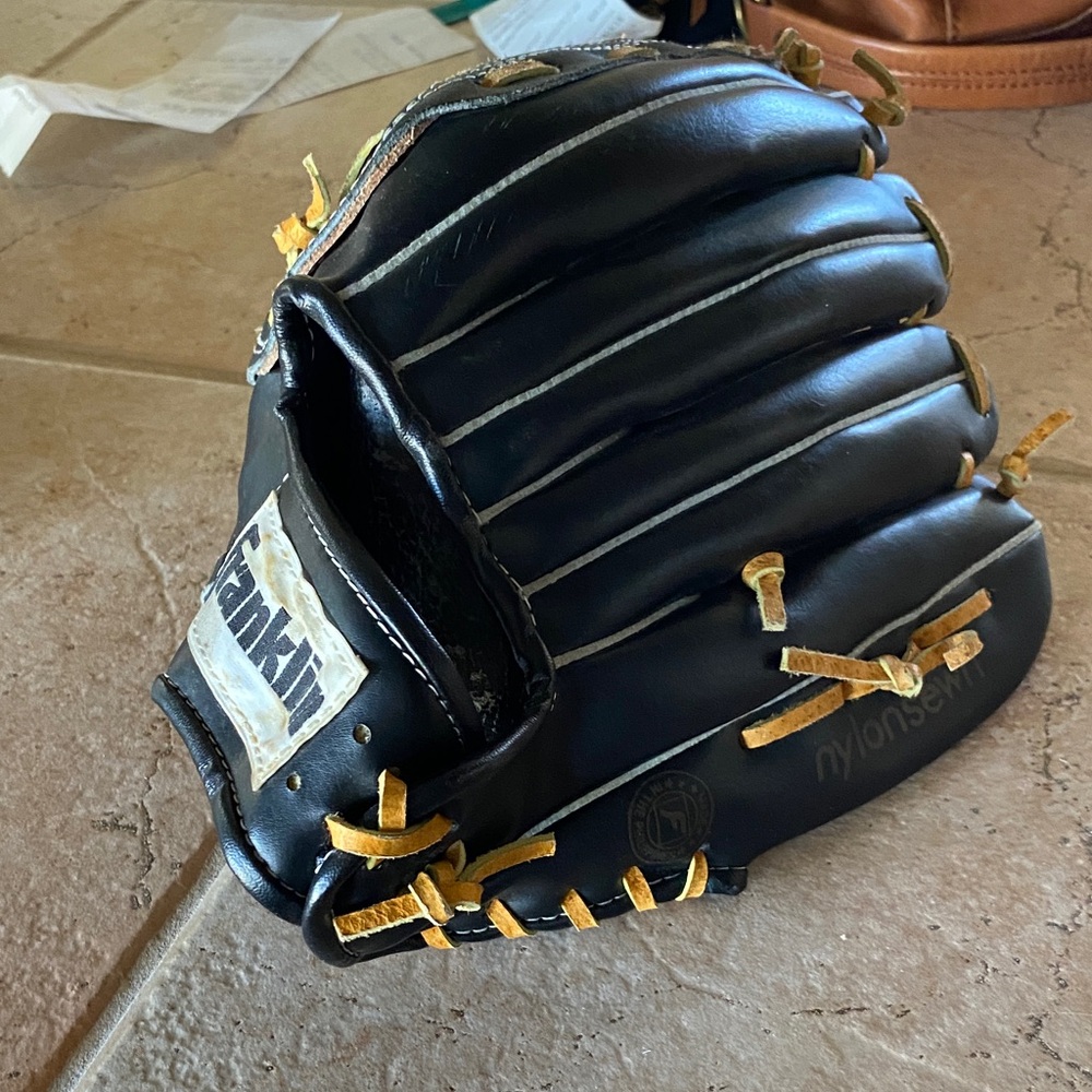 Black and Tan Men's Baseball Glove